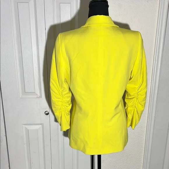 Gianni Bini Vibrant Yellow Blazer - Picture 2 of 8